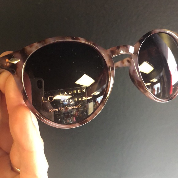 Small Mauve Tortoise Shell Round Sunglasses 100% UV Protection - Picture 5 of 6